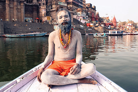 Travelling through the lens - Guru India backpacking